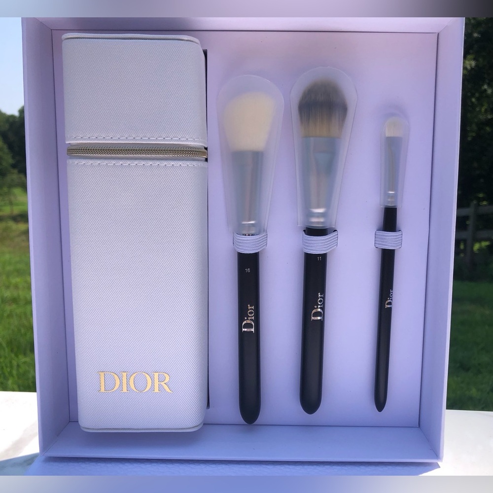 Dior Luxury Brush Set with Case - Picture 2 of 4